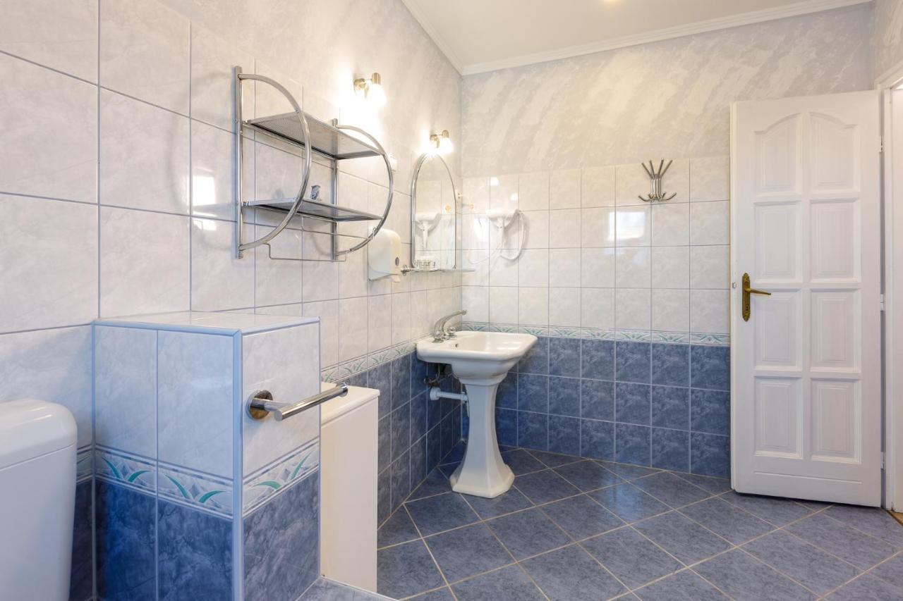 Central Apartman Гюла Екстериор снимка