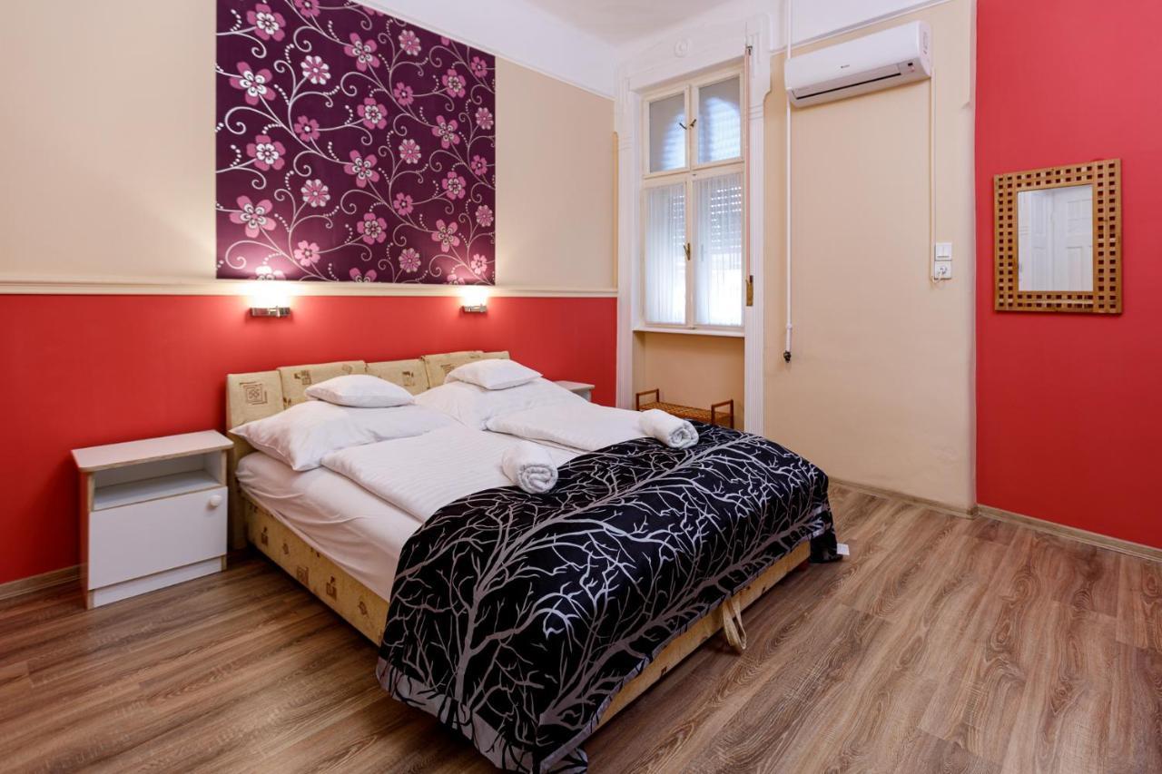 Central Apartman Гюла Екстериор снимка