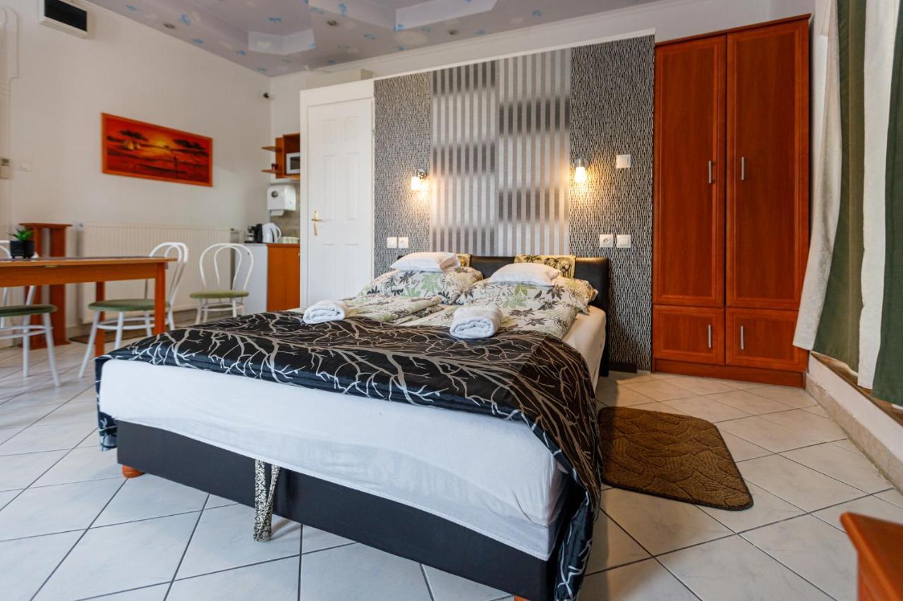 Central Apartman Гюла Екстериор снимка