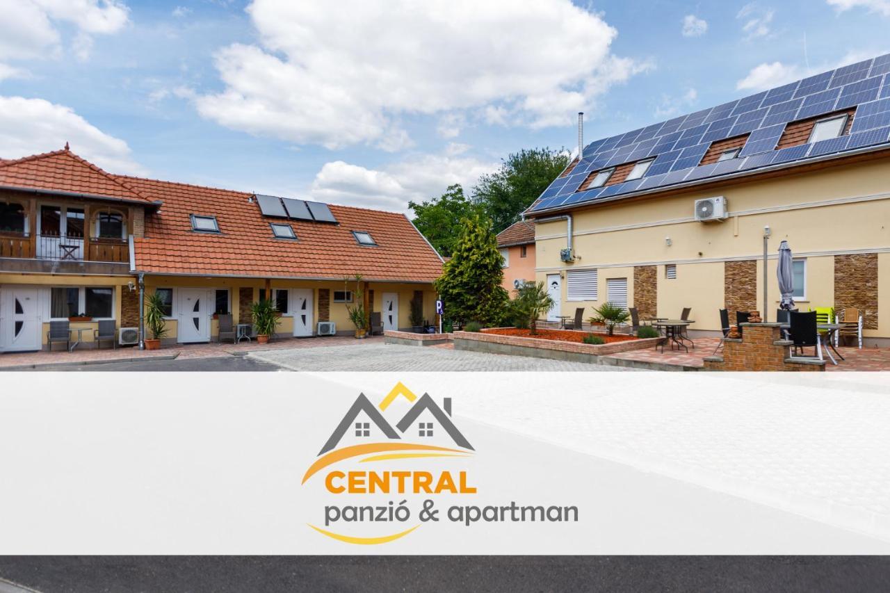 Central Apartman Гюла Екстериор снимка