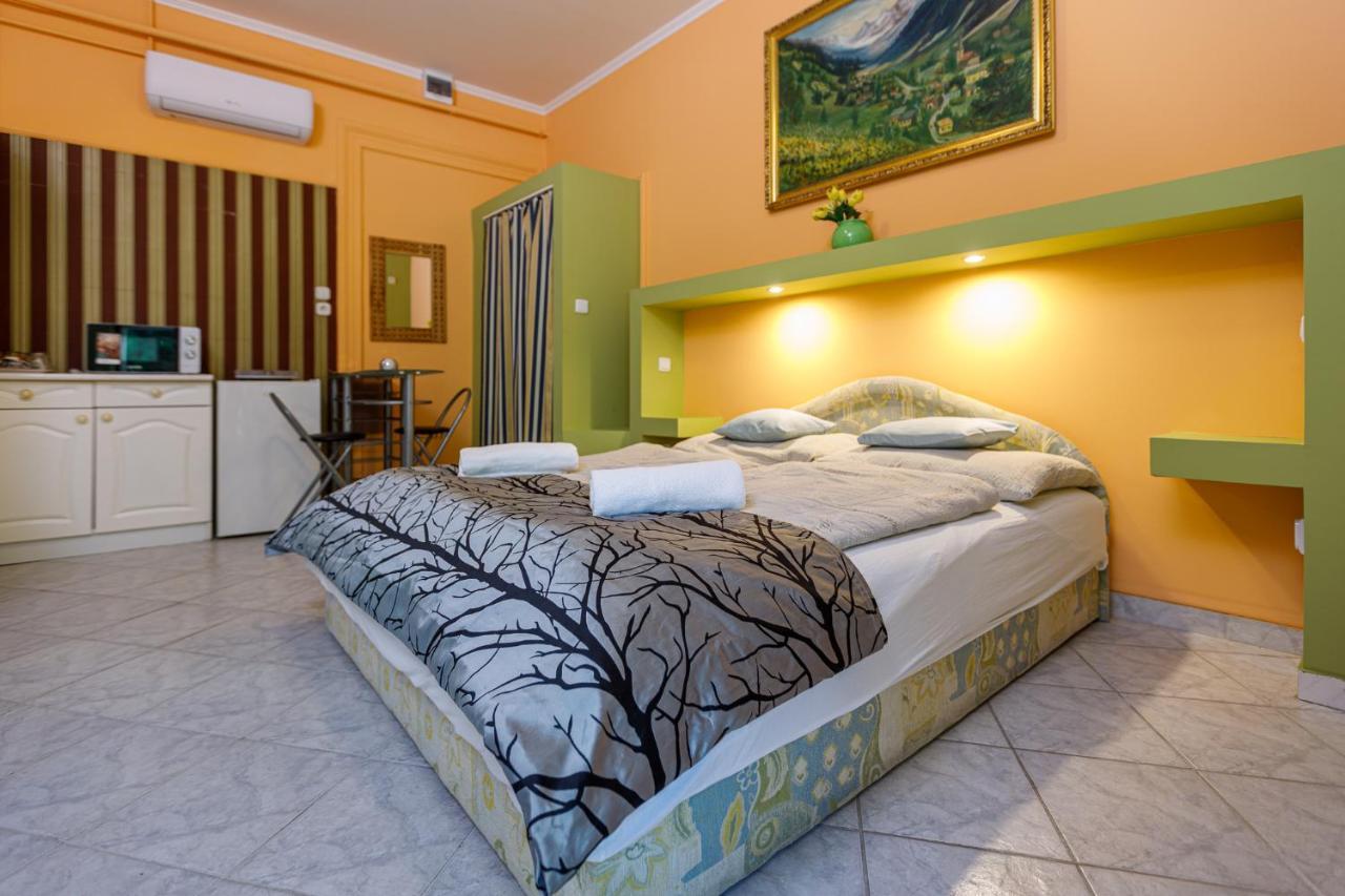 Central Apartman Гюла Екстериор снимка