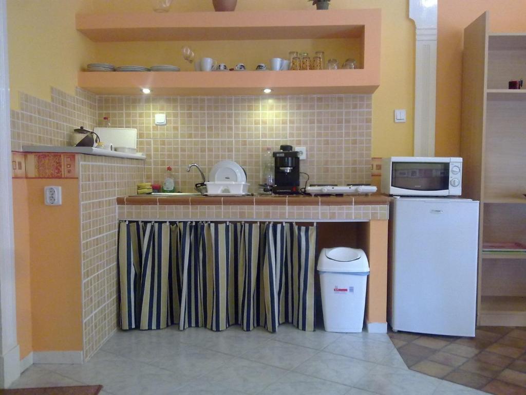 Central Apartman Гюла Стая снимка